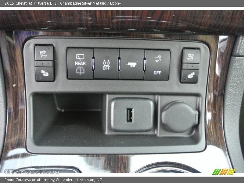 Champagne Silver Metallic / Ebony 2015 Chevrolet Traverse LTZ