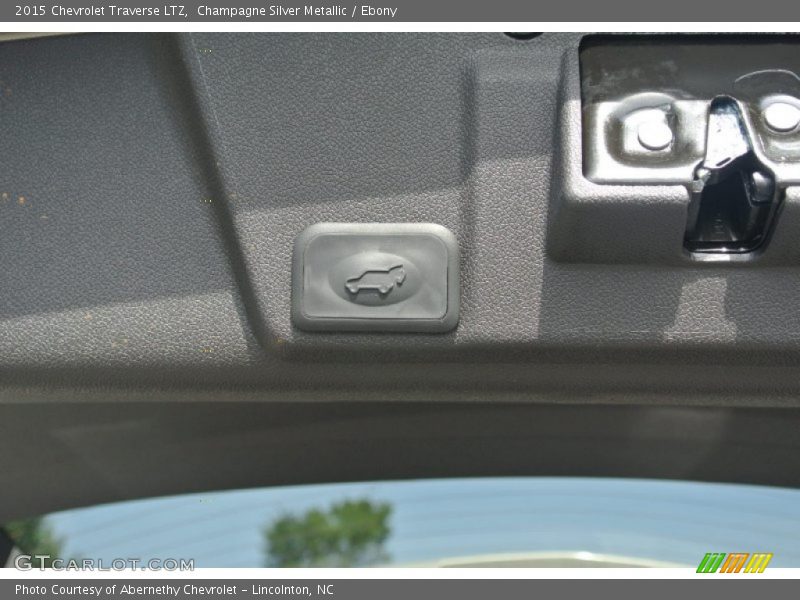 Champagne Silver Metallic / Ebony 2015 Chevrolet Traverse LTZ