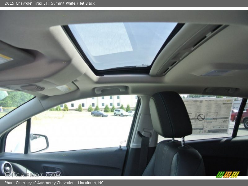 Summit White / Jet Black 2015 Chevrolet Trax LT