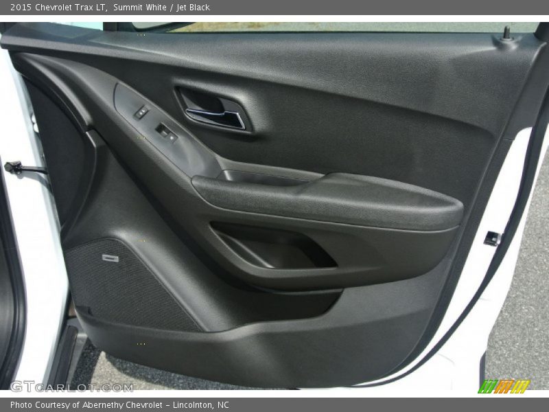 Summit White / Jet Black 2015 Chevrolet Trax LT