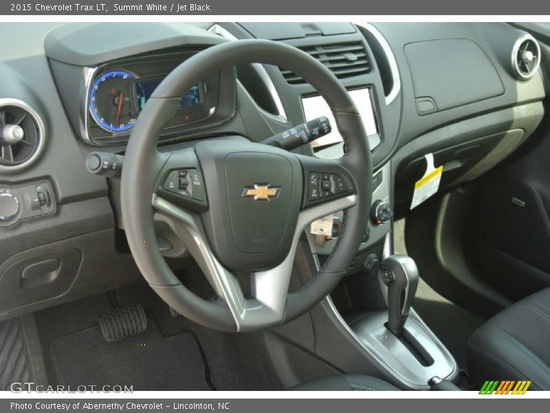 Summit White / Jet Black 2015 Chevrolet Trax LT