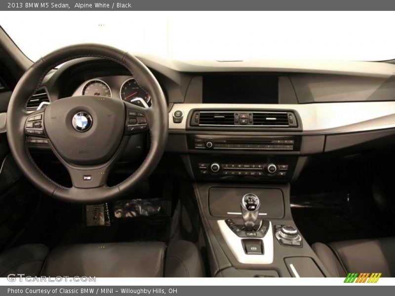 Alpine White / Black 2013 BMW M5 Sedan