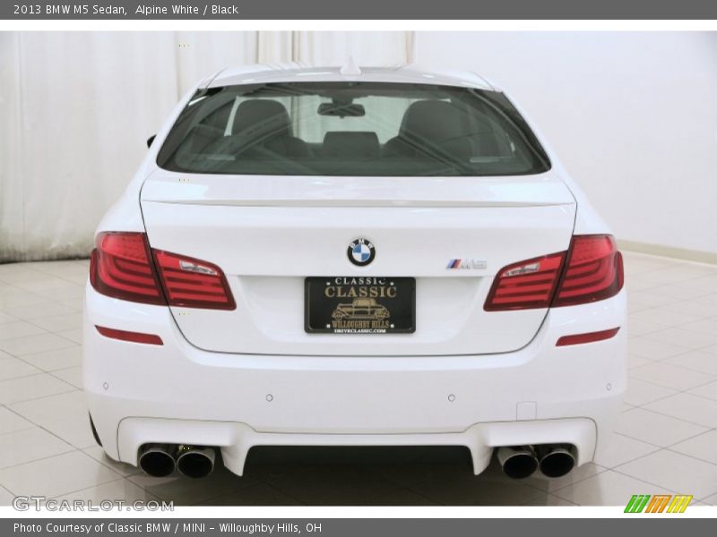 Alpine White / Black 2013 BMW M5 Sedan