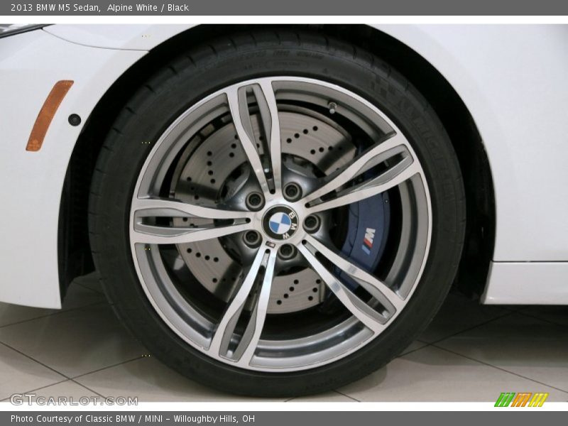 Alpine White / Black 2013 BMW M5 Sedan
