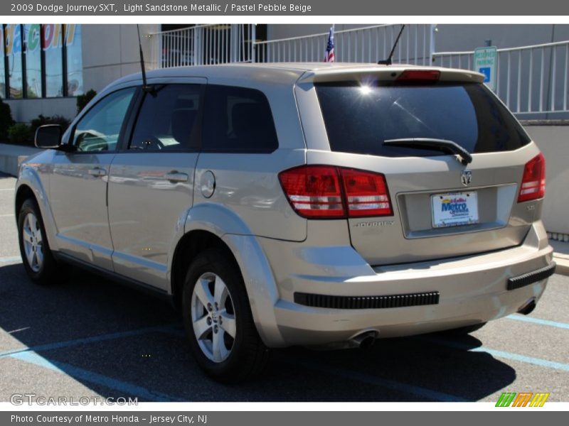 Light Sandstone Metallic / Pastel Pebble Beige 2009 Dodge Journey SXT