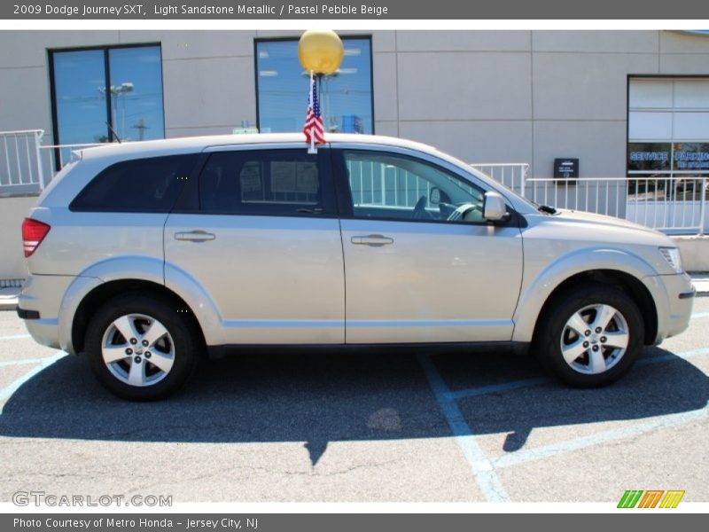 Light Sandstone Metallic / Pastel Pebble Beige 2009 Dodge Journey SXT