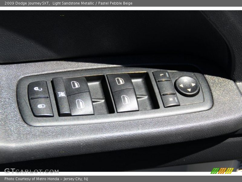 Light Sandstone Metallic / Pastel Pebble Beige 2009 Dodge Journey SXT