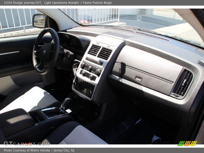 Light Sandstone Metallic / Pastel Pebble Beige 2009 Dodge Journey SXT