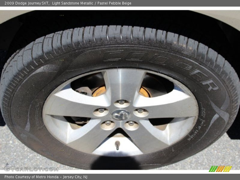 Light Sandstone Metallic / Pastel Pebble Beige 2009 Dodge Journey SXT