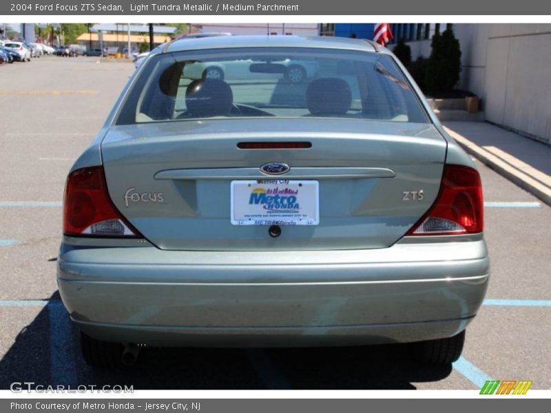Light Tundra Metallic / Medium Parchment 2004 Ford Focus ZTS Sedan