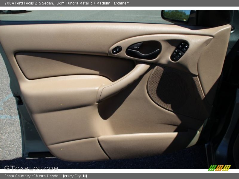 Light Tundra Metallic / Medium Parchment 2004 Ford Focus ZTS Sedan