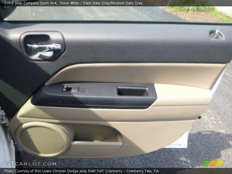 Stone White / Dark Slate Gray/Medium Slate Gray 2009 Jeep Compass Sport 4x4