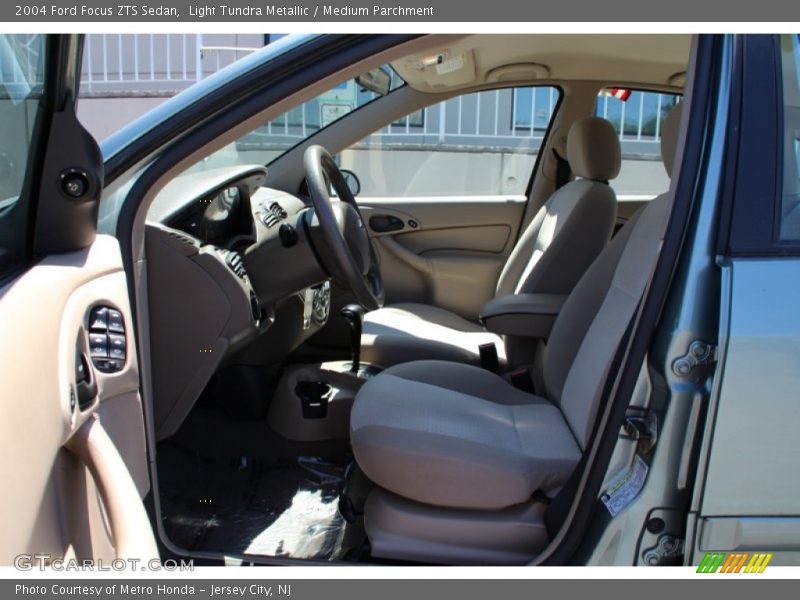 Light Tundra Metallic / Medium Parchment 2004 Ford Focus ZTS Sedan