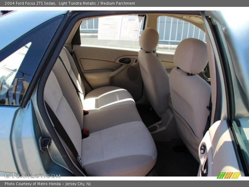 Light Tundra Metallic / Medium Parchment 2004 Ford Focus ZTS Sedan