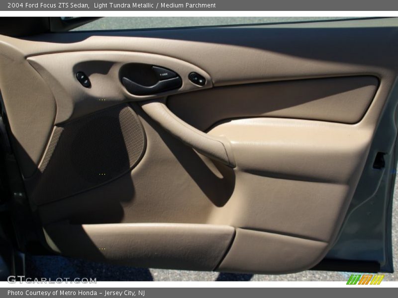 Light Tundra Metallic / Medium Parchment 2004 Ford Focus ZTS Sedan