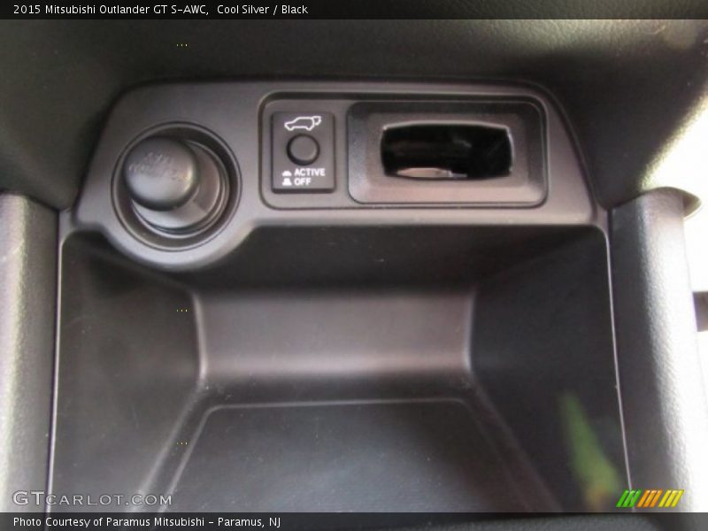 Cool Silver / Black 2015 Mitsubishi Outlander GT S-AWC