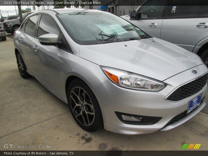 Ingot Silver Metallic / Charcoal Black 2015 Ford Focus SE Sedan