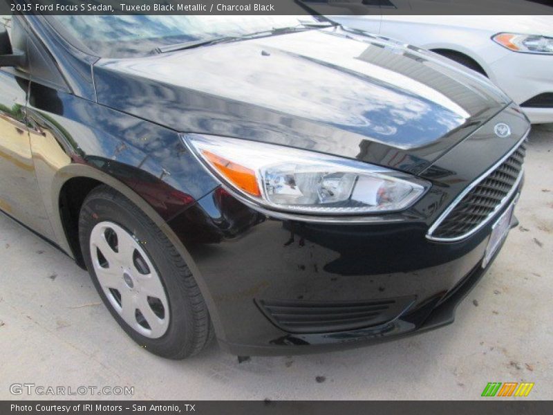 Tuxedo Black Metallic / Charcoal Black 2015 Ford Focus S Sedan