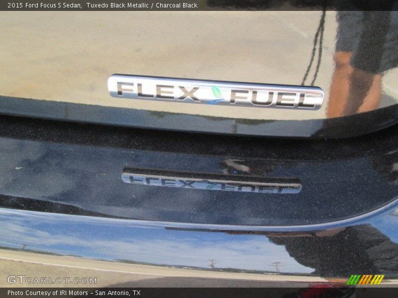 Tuxedo Black Metallic / Charcoal Black 2015 Ford Focus S Sedan