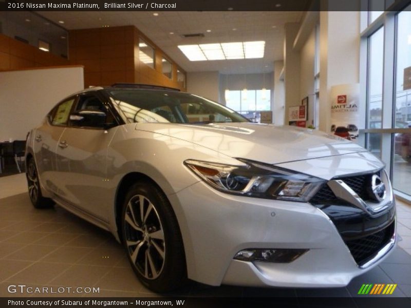 Front 3/4 View of 2016 Maxima Platinum