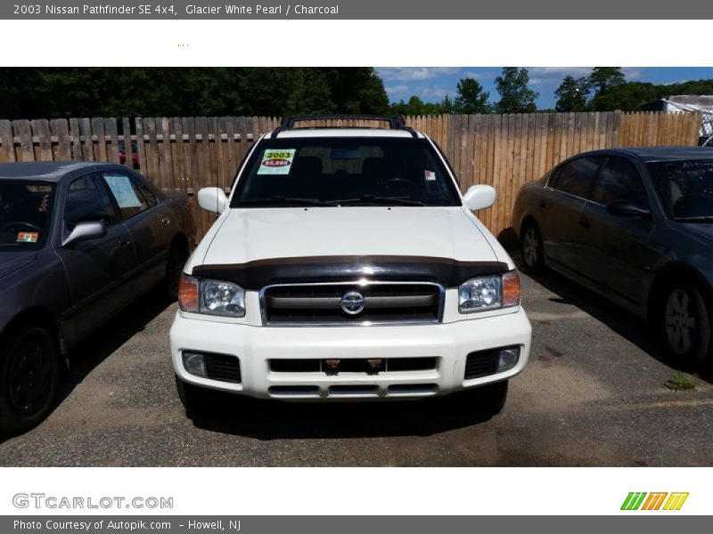 Glacier White Pearl / Charcoal 2003 Nissan Pathfinder SE 4x4