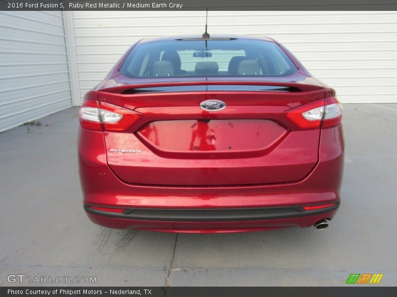 Ruby Red Metallic / Medium Earth Gray 2016 Ford Fusion S
