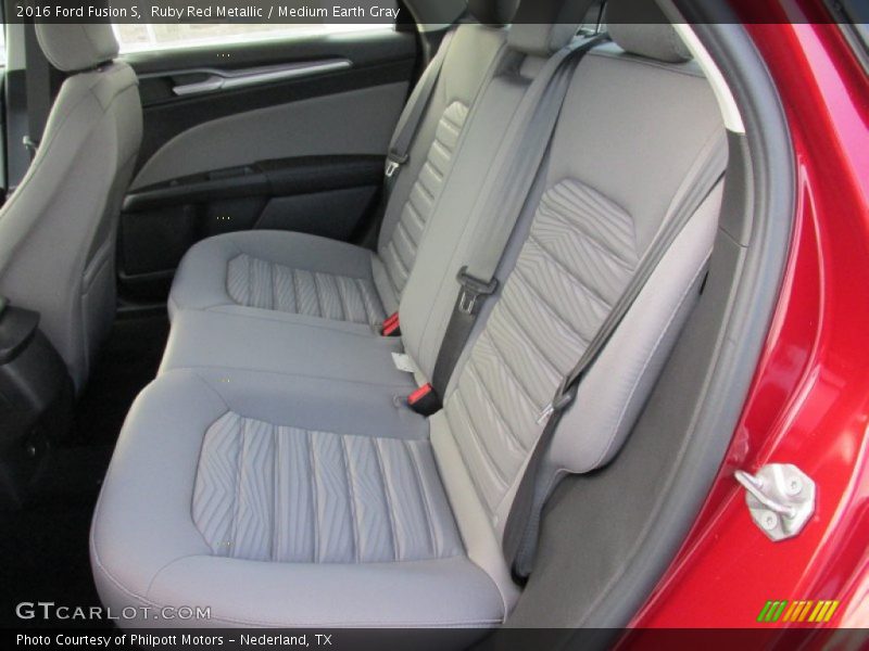 Ruby Red Metallic / Medium Earth Gray 2016 Ford Fusion S