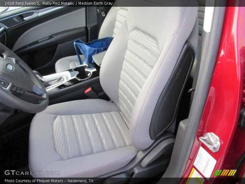 Ruby Red Metallic / Medium Earth Gray 2016 Ford Fusion S