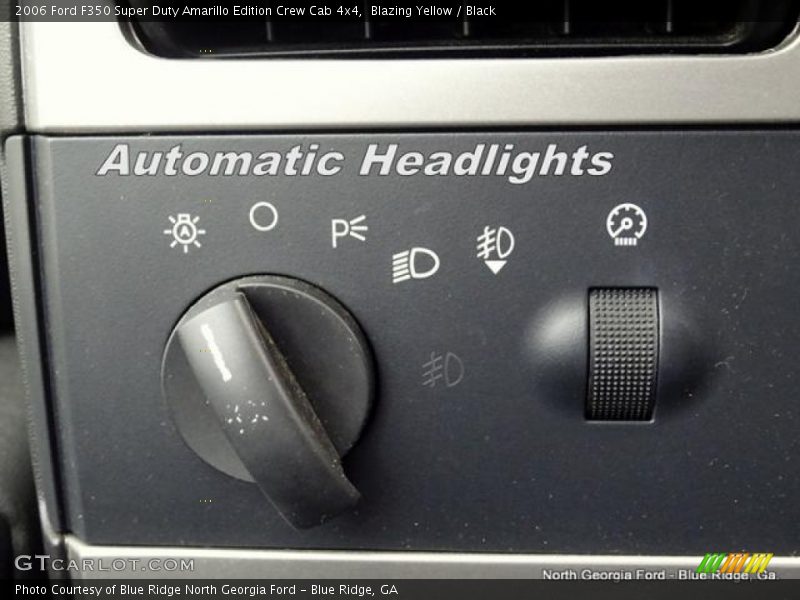 Blazing Yellow / Black 2006 Ford F350 Super Duty Amarillo Edition Crew Cab 4x4