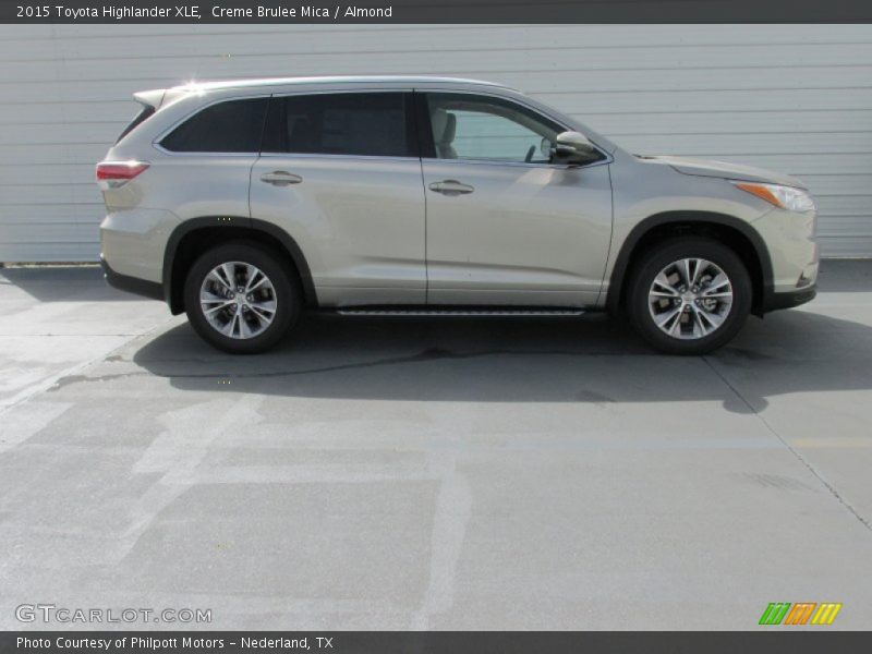 Creme Brulee Mica / Almond 2015 Toyota Highlander XLE