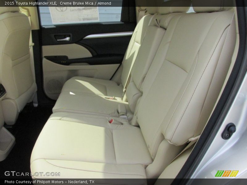 Creme Brulee Mica / Almond 2015 Toyota Highlander XLE