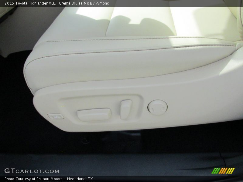Creme Brulee Mica / Almond 2015 Toyota Highlander XLE