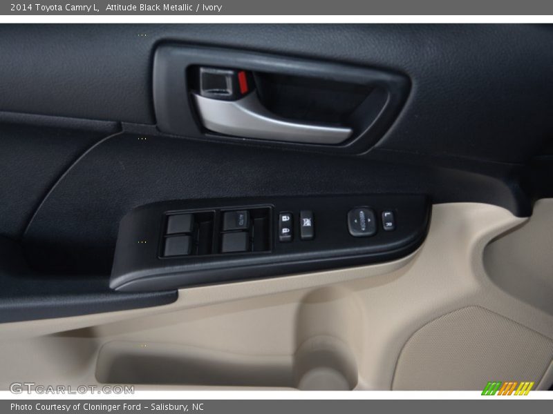 Attitude Black Metallic / Ivory 2014 Toyota Camry L