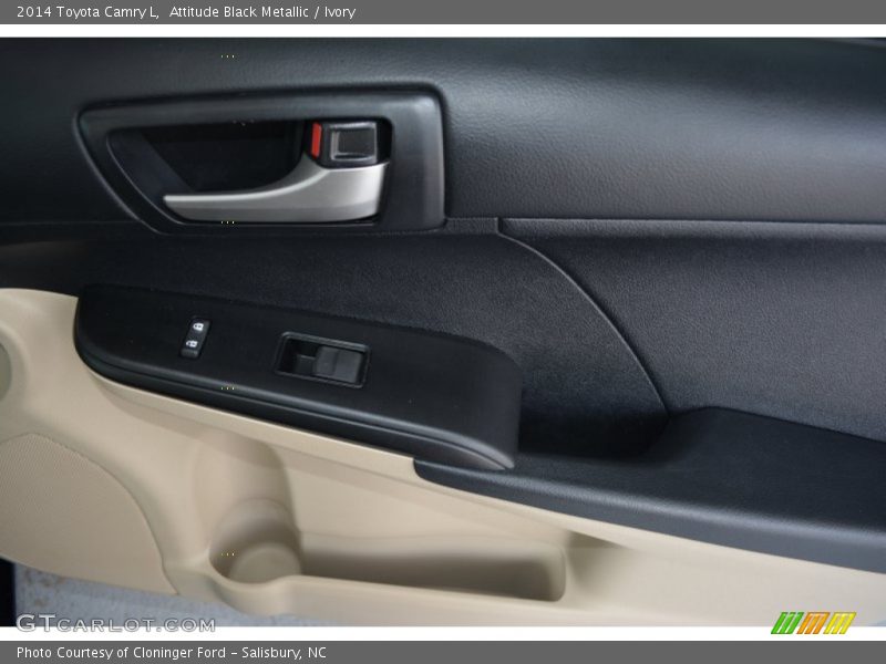Attitude Black Metallic / Ivory 2014 Toyota Camry L
