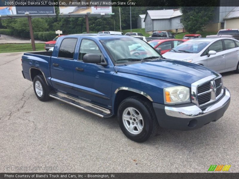 Front 3/4 View of 2005 Dakota SLT Quad Cab