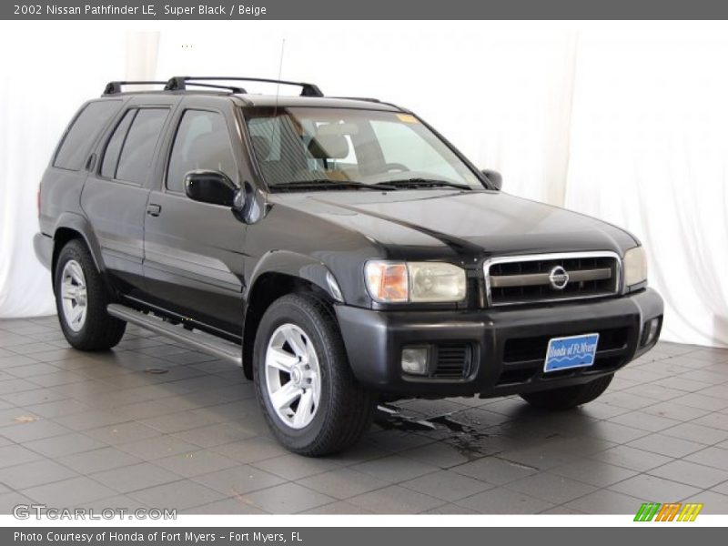 Super Black / Beige 2002 Nissan Pathfinder LE