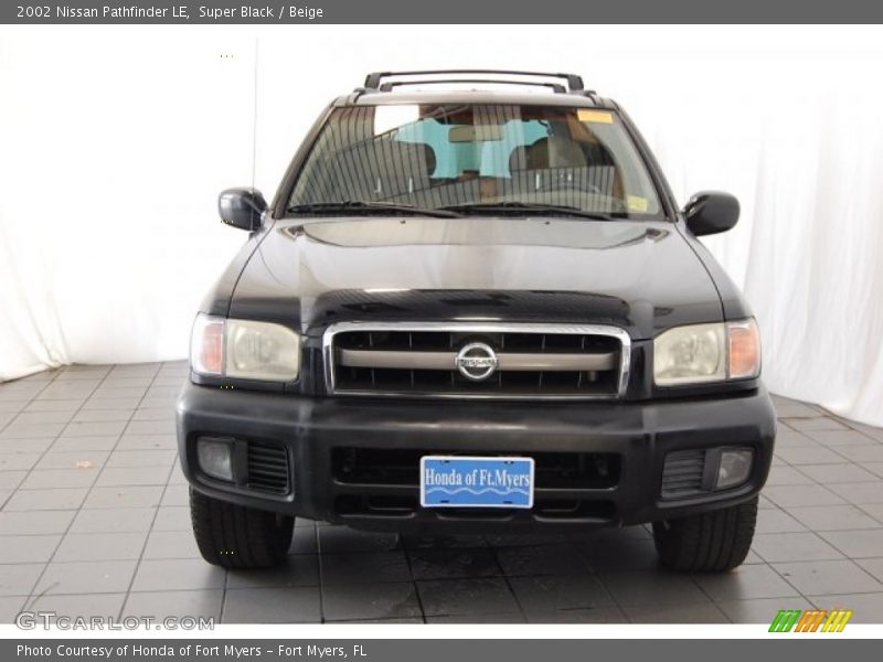 Super Black / Beige 2002 Nissan Pathfinder LE