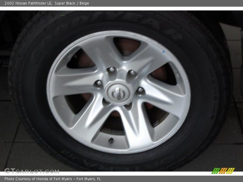 Super Black / Beige 2002 Nissan Pathfinder LE