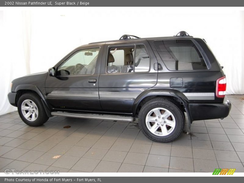 Super Black / Beige 2002 Nissan Pathfinder LE