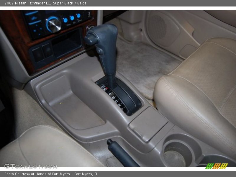 Super Black / Beige 2002 Nissan Pathfinder LE
