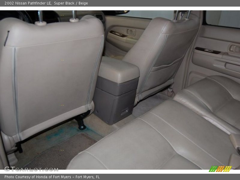 Super Black / Beige 2002 Nissan Pathfinder LE