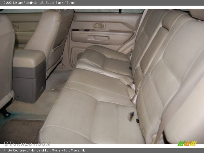 Super Black / Beige 2002 Nissan Pathfinder LE