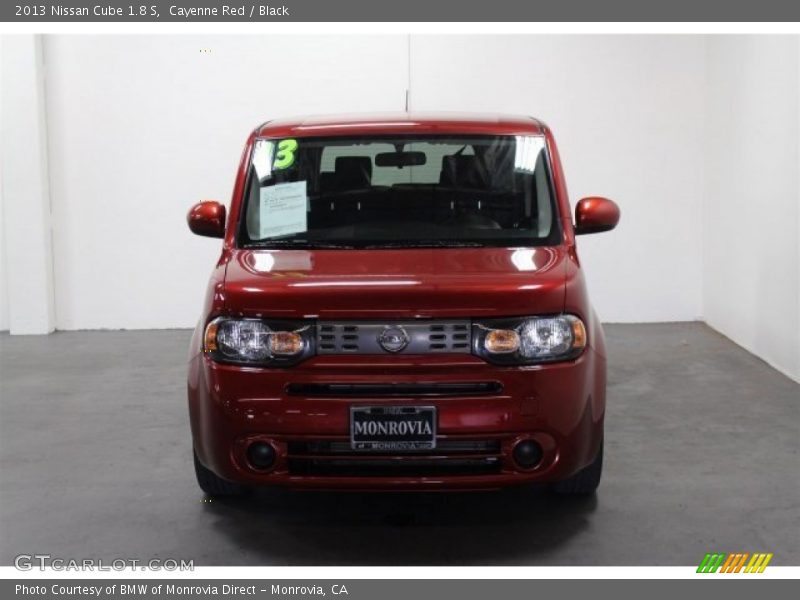 Cayenne Red / Black 2013 Nissan Cube 1.8 S