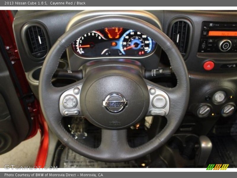 Cayenne Red / Black 2013 Nissan Cube 1.8 S