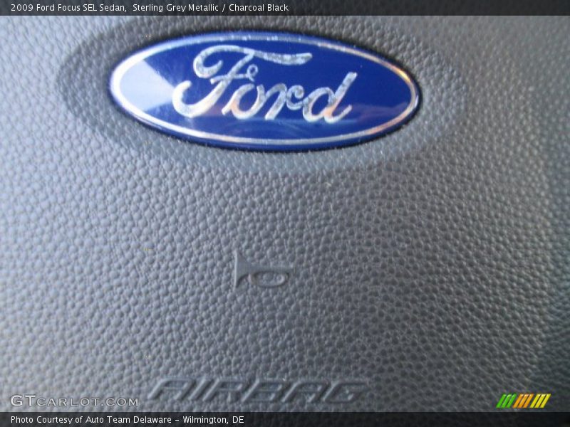 Sterling Grey Metallic / Charcoal Black 2009 Ford Focus SEL Sedan