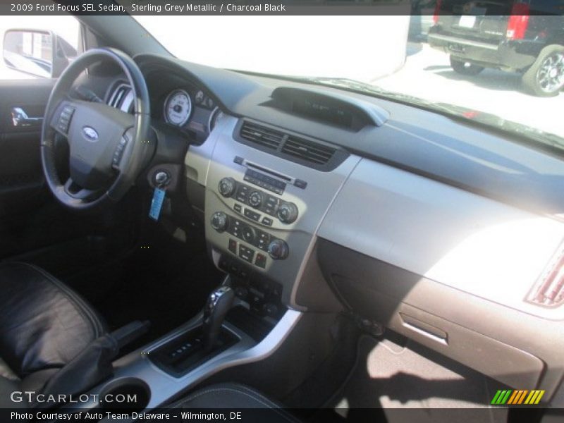 Sterling Grey Metallic / Charcoal Black 2009 Ford Focus SEL Sedan
