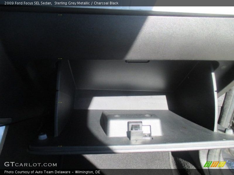 Sterling Grey Metallic / Charcoal Black 2009 Ford Focus SEL Sedan