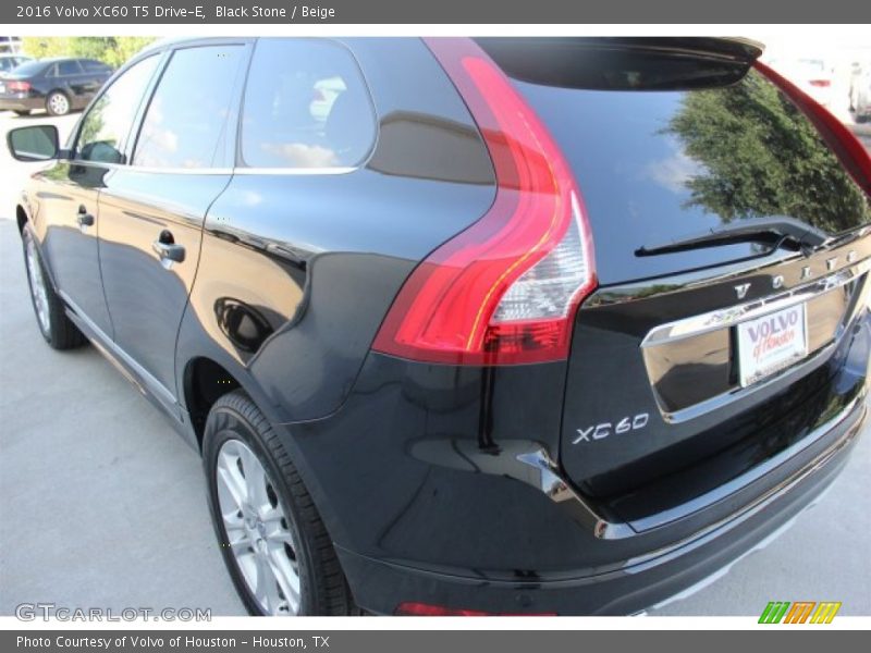 Black Stone / Beige 2016 Volvo XC60 T5 Drive-E