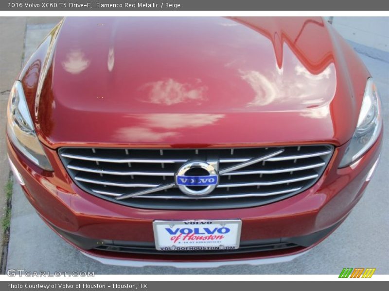 Flamenco Red Metallic / Beige 2016 Volvo XC60 T5 Drive-E