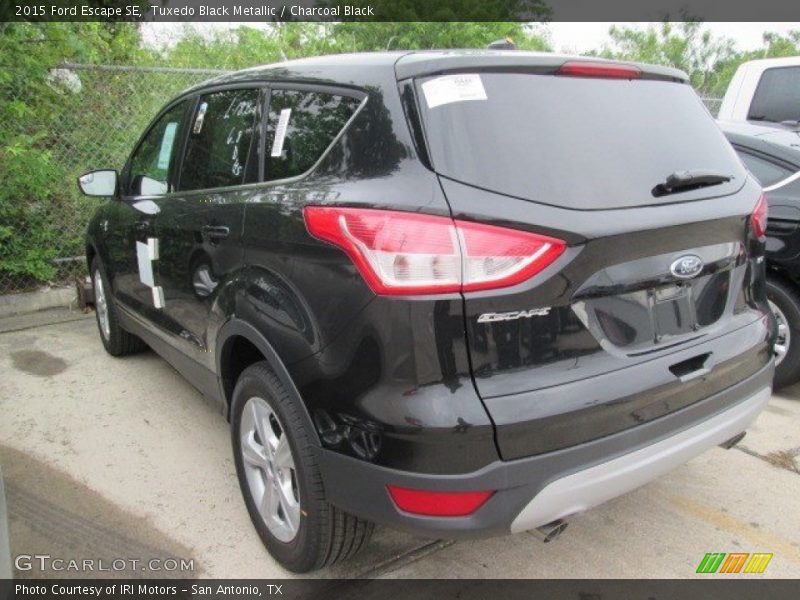Tuxedo Black Metallic / Charcoal Black 2015 Ford Escape SE